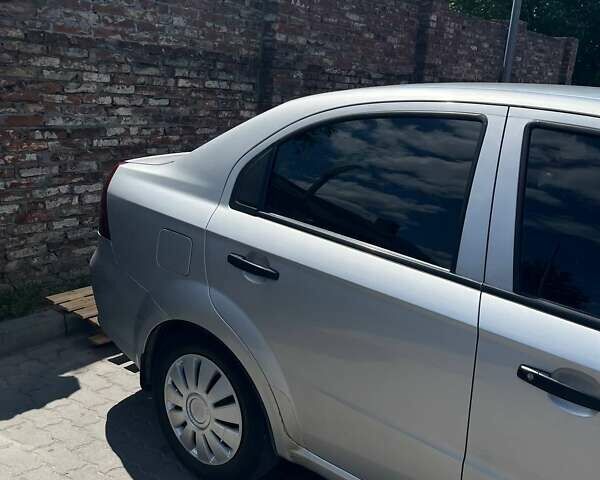 Серый Шевроле Авео, объемом двигателя 1.5 л и пробегом 191 тыс. км за 3300 $, фото 6 на Automoto.ua
