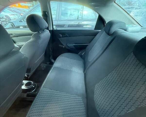 Сірий Шевроле Авео, об'ємом двигуна 1.5 л та пробігом 175 тис. км за 4500 $, фото 9 на Automoto.ua