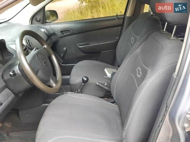 Серый Шевроле Авео, объемом двигателя 1.5 л и пробегом 350 тыс. км за 3300 $, фото 4 на Automoto.ua