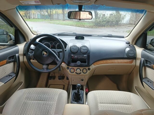 Серый Шевроле Авео, объемом двигателя 1.6 л и пробегом 2 тыс. км за 3200 $, фото 3 на Automoto.ua