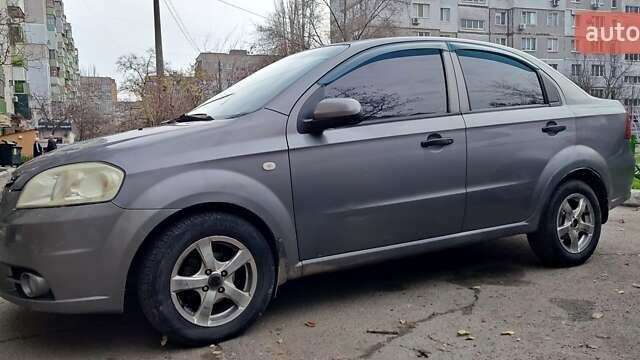 Серый Шевроле Авео, объемом двигателя 1.5 л и пробегом 179 тыс. км за 3200 $, фото 2 на Automoto.ua
