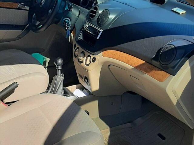 Серый Шевроле Авео, объемом двигателя 1.6 л и пробегом 199 тыс. км за 4300 $, фото 3 на Automoto.ua