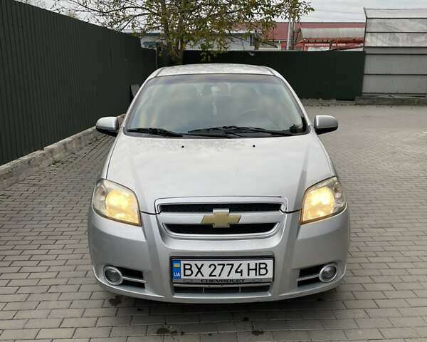 Сірий Шевроле Авео, об'ємом двигуна 1.6 л та пробігом 290 тис. км за 3900 $, фото 1 на Automoto.ua