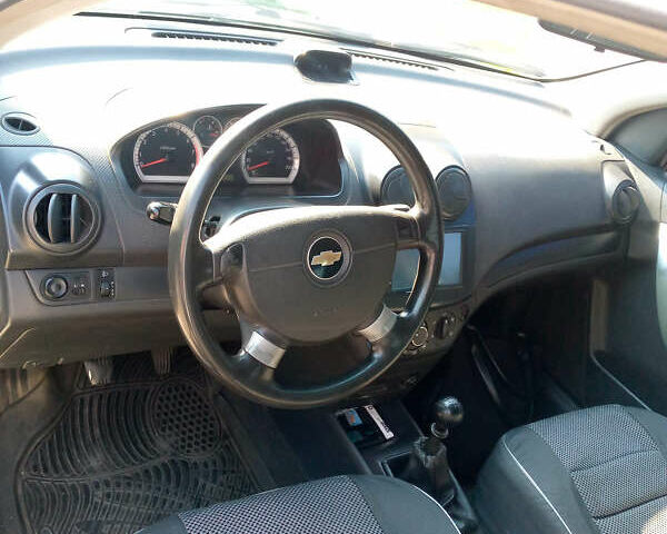 Серый Шевроле Авео, объемом двигателя 1.5 л и пробегом 230 тыс. км за 3800 $, фото 5 на Automoto.ua