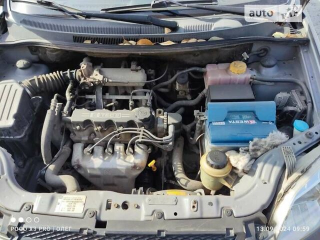 Серый Шевроле Авео, объемом двигателя 1.5 л и пробегом 105 тыс. км за 4000 $, фото 3 на Automoto.ua