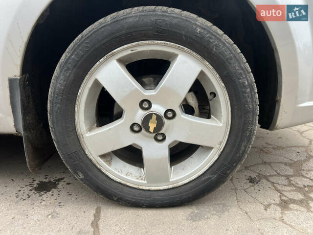 Серый Шевроле Авео, объемом двигателя 1.4 л и пробегом 170 тыс. км за 2500 $, фото 28 на Automoto.ua