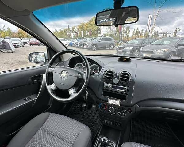 Сірий Шевроле Авео, об'ємом двигуна 1.5 л та пробігом 59 тис. км за 4300 $, фото 25 на Automoto.ua