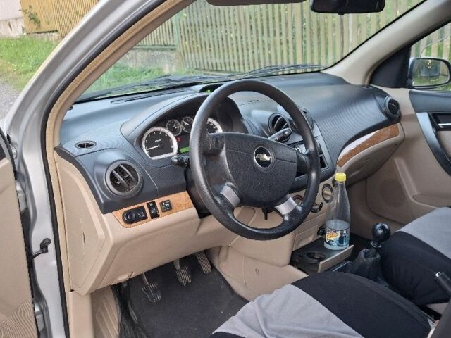 Сірий Шевроле Авео, об'ємом двигуна 1.6 л та пробігом 94 тис. км за 4600 $, фото 2 на Automoto.ua