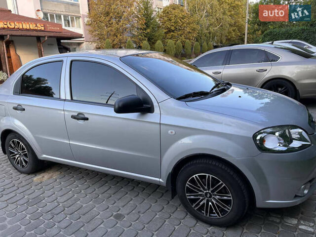 Сірий Шевроле Авео, об'ємом двигуна 1.5 л та пробігом 62 тис. км за 4800 $, фото 2 на Automoto.ua