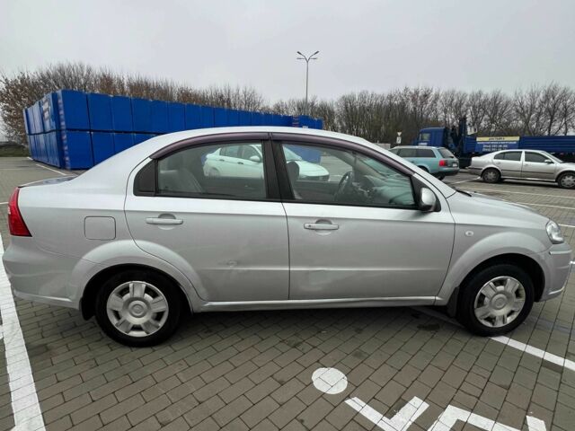 Сірий Шевроле Авео, об'ємом двигуна 1.6 л та пробігом 353 тис. км за 4000 $, фото 6 на Automoto.ua