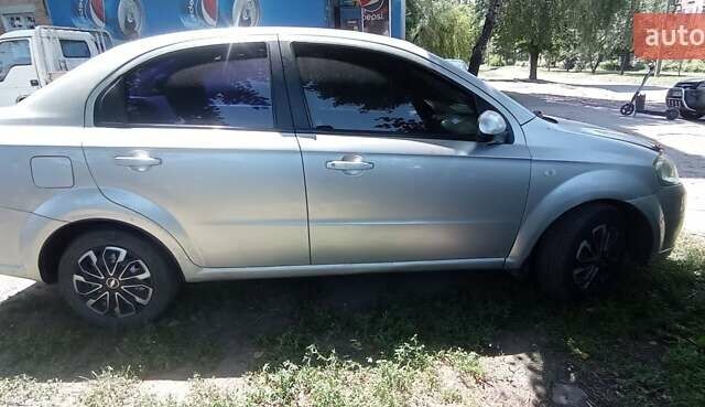 Серый Шевроле Авео, объемом двигателя 1.6 л и пробегом 200 тыс. км за 1999 $, фото 2 на Automoto.ua