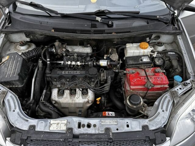 Серый Шевроле Авео, объемом двигателя 1.5 л и пробегом 257 тыс. км за 3500 $, фото 5 на Automoto.ua