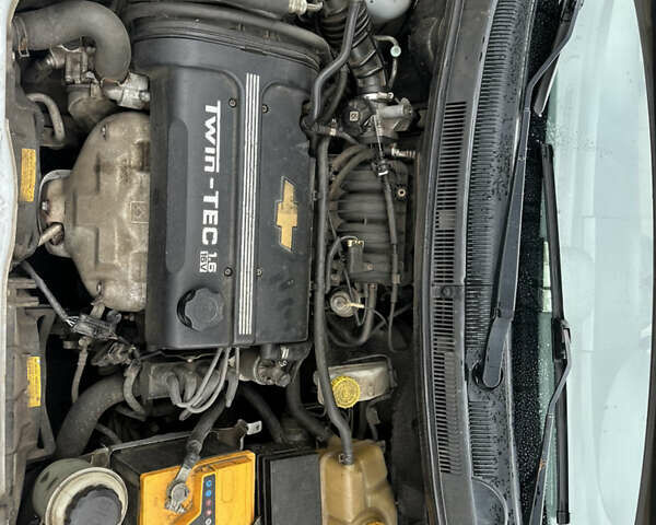 Серый Шевроле Авео, объемом двигателя 1.6 л и пробегом 214 тыс. км за 2650 $, фото 16 на Automoto.ua