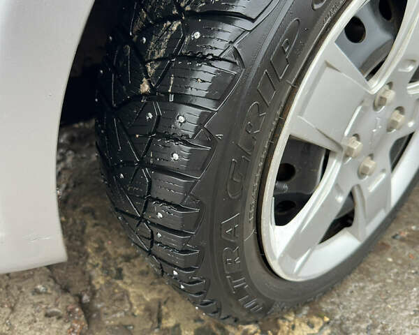 Сірий Шевроле Авео, об'ємом двигуна 1.5 л та пробігом 245 тис. км за 3500 $, фото 6 на Automoto.ua