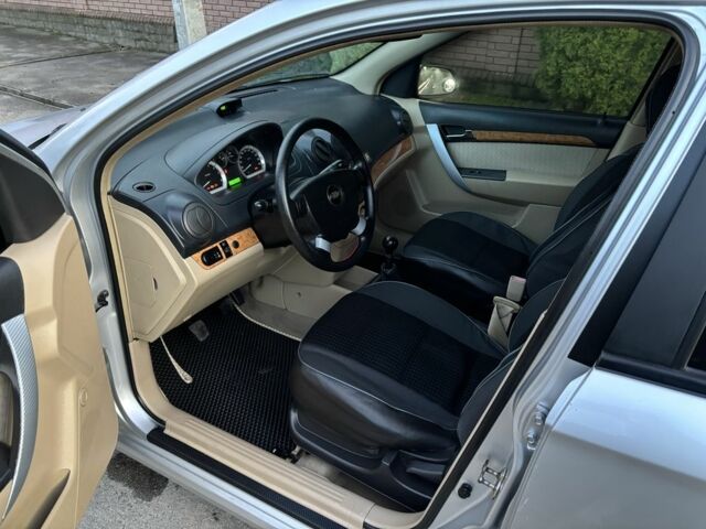 Сірий Шевроле Авео, об'ємом двигуна 1.6 л та пробігом 148 тис. км за 4550 $, фото 19 на Automoto.ua