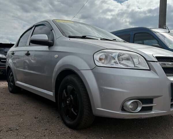 Сірий Шевроле Авео, об'ємом двигуна 1.5 л та пробігом 175 тис. км за 4500 $, фото 3 на Automoto.ua