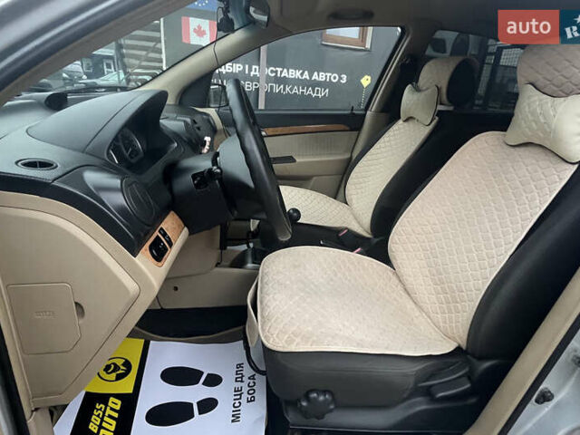 Серый Шевроле Авео, объемом двигателя 1.6 л и пробегом 185 тыс. км за 3499 $, фото 9 на Automoto.ua