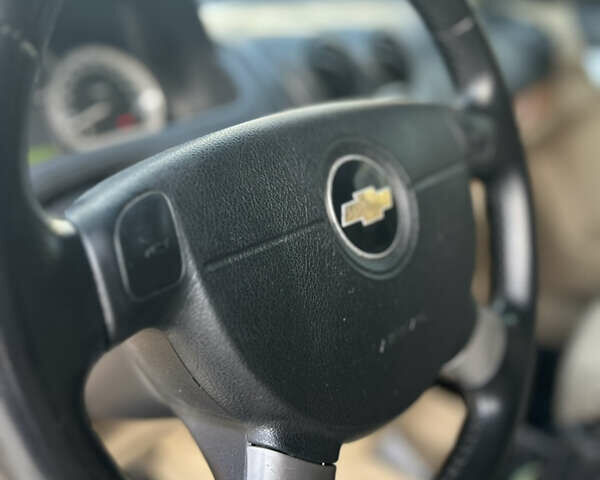 Серый Шевроле Авео, объемом двигателя 1.6 л и пробегом 214 тыс. км за 2700 $, фото 22 на Automoto.ua