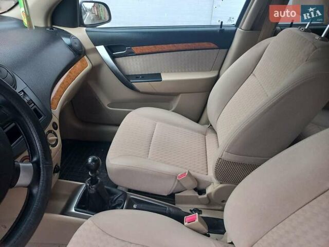 Серый Шевроле Авео, объемом двигателя 1.6 л и пробегом 138 тыс. км за 4400 $, фото 21 на Automoto.ua