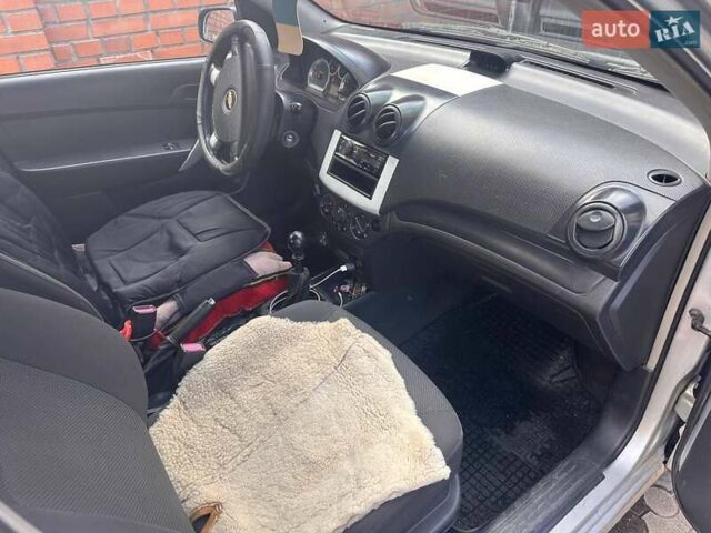 Сірий Шевроле Авео, об'ємом двигуна 1.5 л та пробігом 147 тис. км за 2700 $, фото 11 на Automoto.ua