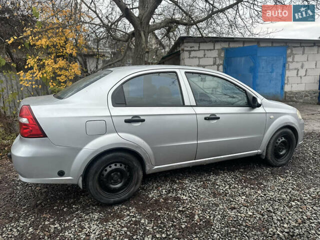 Сірий Шевроле Авео, об'ємом двигуна 1.5 л та пробігом 250 тис. км за 2450 $, фото 8 на Automoto.ua