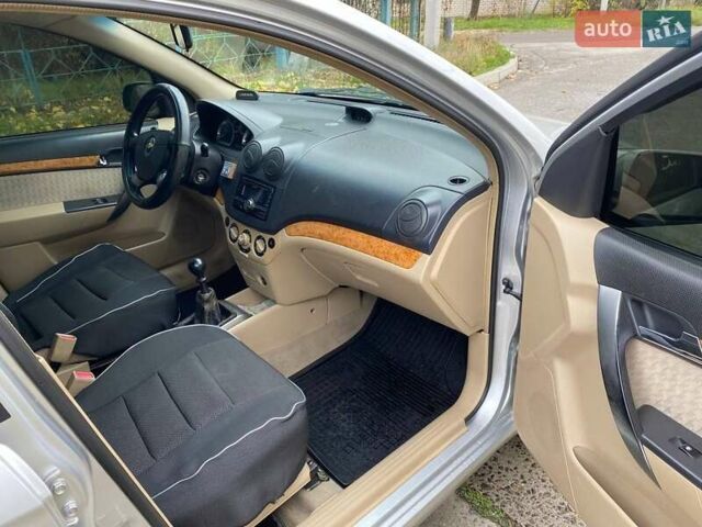 Серый Шевроле Авео, объемом двигателя 1.6 л и пробегом 180 тыс. км за 3500 $, фото 10 на Automoto.ua
