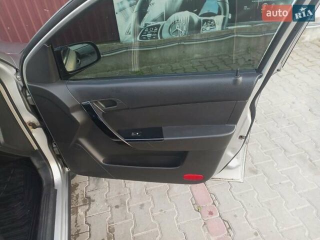 Сірий Шевроле Авео, об'ємом двигуна 1.5 л та пробігом 218 тис. км за 3000 $, фото 12 на Automoto.ua
