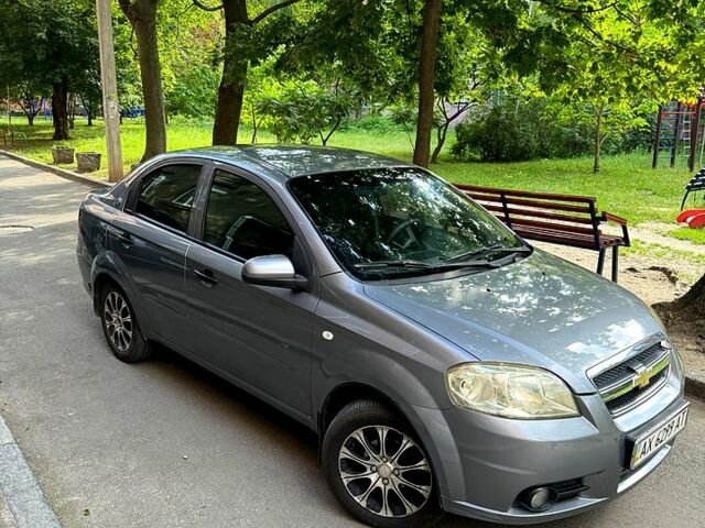 Сірий Шевроле Авео, об'ємом двигуна 1.5 л та пробігом 271 тис. км за 3799 $, фото 1 на Automoto.ua