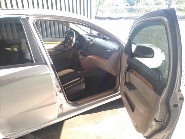 Серый Шевроле Авео, объемом двигателя 1.6 л и пробегом 267 тыс. км за 2800 $, фото 9 на Automoto.ua