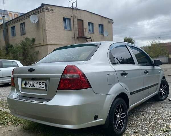 Серый Шевроле Авео, объемом двигателя 1.5 л и пробегом 235 тыс. км за 3900 $, фото 3 на Automoto.ua
