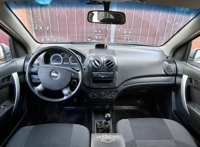 Сірий Шевроле Авео, об'ємом двигуна 1.5 л та пробігом 398 тис. км за 2850 $, фото 6 на Automoto.ua