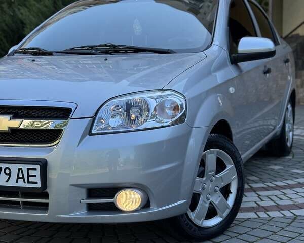 Серый Шевроле Авео, объемом двигателя 1.5 л и пробегом 68 тыс. км за 5600 $, фото 2 на Automoto.ua