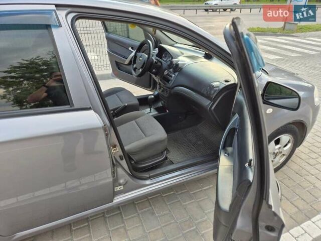 Серый Шевроле Авео, объемом двигателя 1.5 л и пробегом 191 тыс. км за 5000 $, фото 2 на Automoto.ua