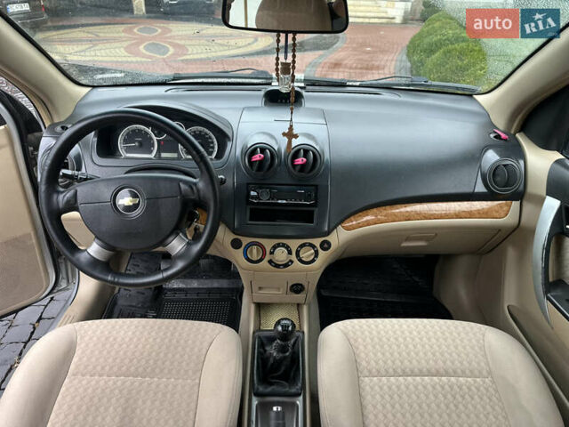 Серый Шевроле Авео, объемом двигателя 1.6 л и пробегом 214 тыс. км за 2650 $, фото 11 на Automoto.ua