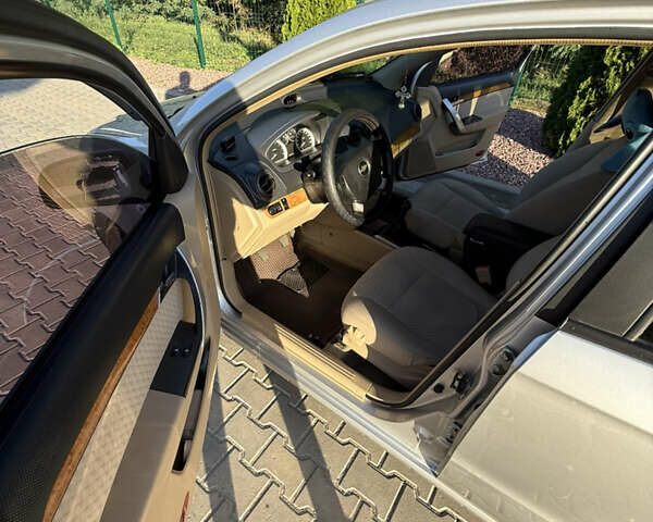 Сірий Шевроле Авео, об'ємом двигуна 1.6 л та пробігом 234 тис. км за 4300 $, фото 8 на Automoto.ua