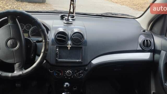 Серый Шевроле Авео, объемом двигателя 1.5 л и пробегом 296 тыс. км за 3499 $, фото 6 на Automoto.ua