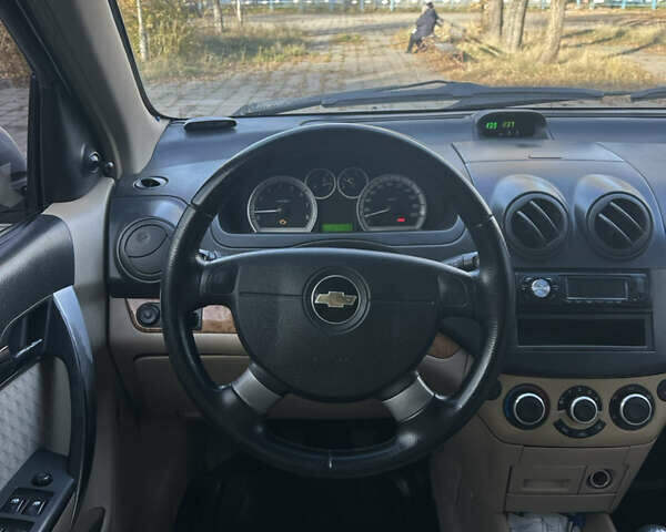 Серый Шевроле Авео, объемом двигателя 1.6 л и пробегом 214 тыс. км за 2700 $, фото 12 на Automoto.ua