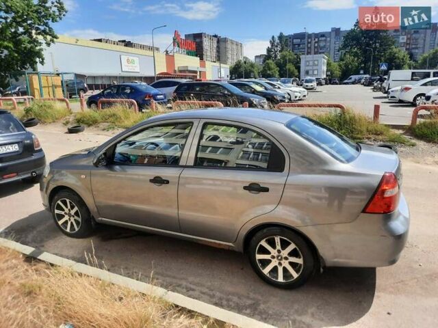 Серый Шевроле Авео, объемом двигателя 1.5 л и пробегом 223 тыс. км за 4500 $, фото 5 на Automoto.ua