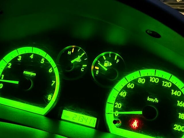 Сірий Шевроле Авео, об'ємом двигуна 1.5 л та пробігом 213 тис. км за 3500 $, фото 2 на Automoto.ua