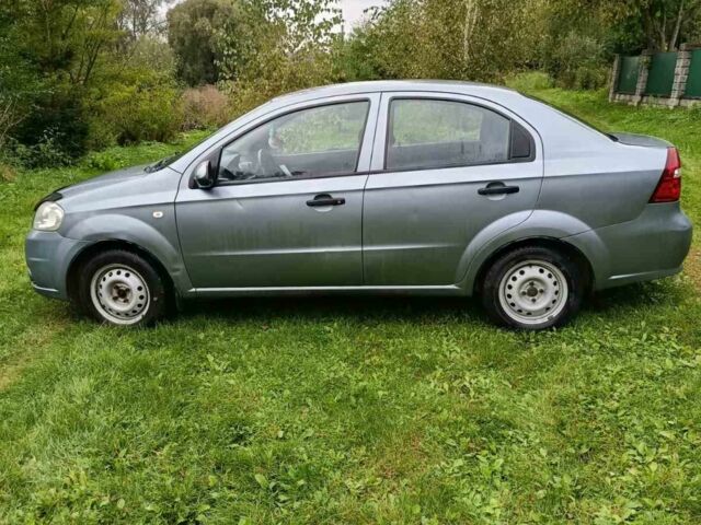 Серый Шевроле Авео, объемом двигателя 1.5 л и пробегом 150 тыс. км за 3000 $, фото 9 на Automoto.ua