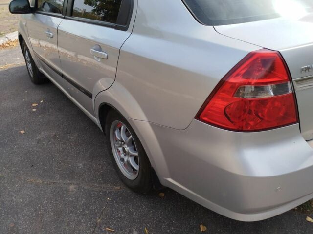 Серый Шевроле Авео, объемом двигателя 1.6 л и пробегом 188 тыс. км за 4500 $, фото 3 на Automoto.ua