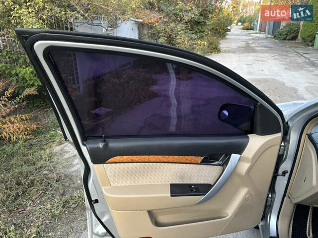 Сірий Шевроле Авео, об'ємом двигуна 1.6 л та пробігом 148 тис. км за 4550 $, фото 25 на Automoto.ua