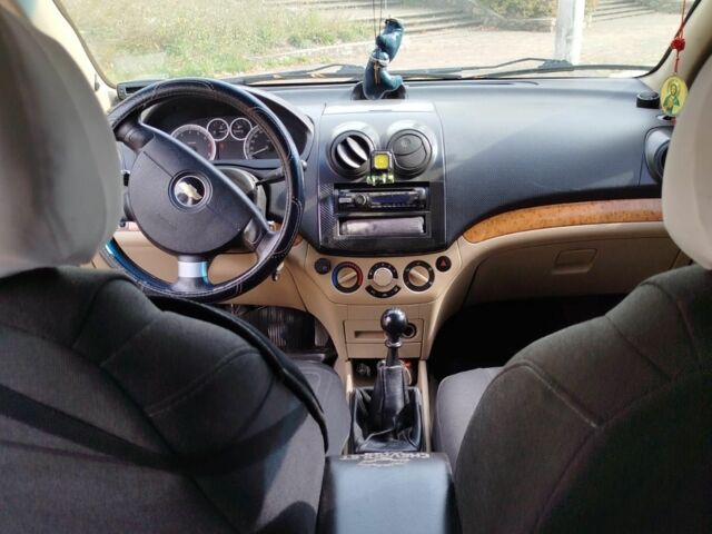 Серый Шевроле Авео, объемом двигателя 1.6 л и пробегом 188 тыс. км за 4500 $, фото 4 на Automoto.ua