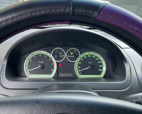 Сірий Шевроле Авео, об'ємом двигуна 1.6 л та пробігом 290 тис. км за 3900 $, фото 16 на Automoto.ua