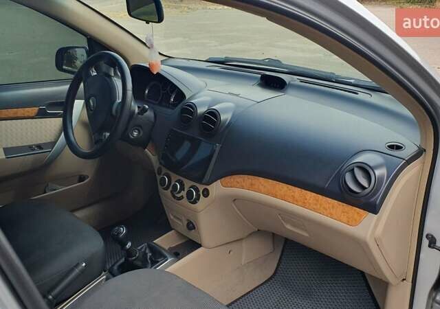 Серый Шевроле Авео, объемом двигателя 1.6 л и пробегом 99 тыс. км за 4900 $, фото 7 на Automoto.ua