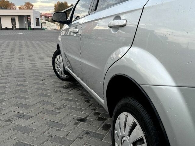 Серый Шевроле Авео, объемом двигателя 1.6 л и пробегом 272 тыс. км за 3650 $, фото 6 на Automoto.ua