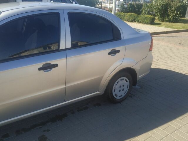 Сірий Шевроле Авео, об'ємом двигуна 1.5 л та пробігом 221 тис. км за 3200 $, фото 3 на Automoto.ua