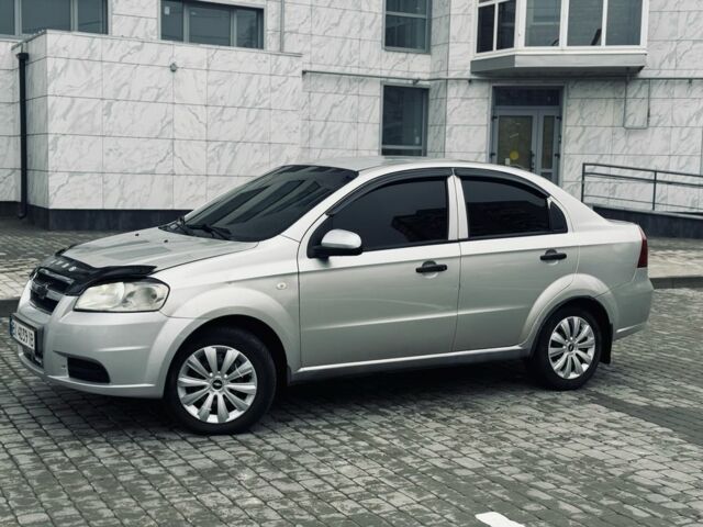 Сірий Шевроле Авео, об'ємом двигуна 1.5 л та пробігом 280 тис. км за 2750 $, фото 4 на Automoto.ua