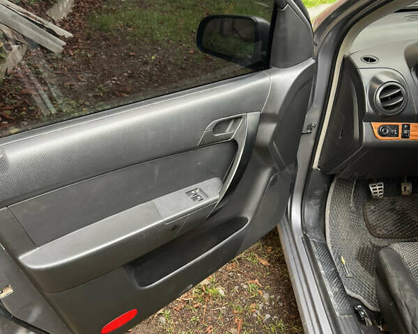 Сірий Шевроле Авео, об'ємом двигуна 1.5 л та пробігом 225 тис. км за 2600 $, фото 18 на Automoto.ua