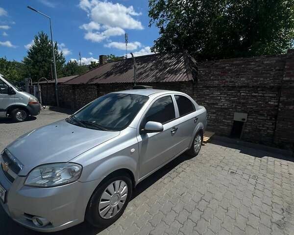 Серый Шевроле Авео, объемом двигателя 1.5 л и пробегом 191 тыс. км за 3300 $, фото 4 на Automoto.ua